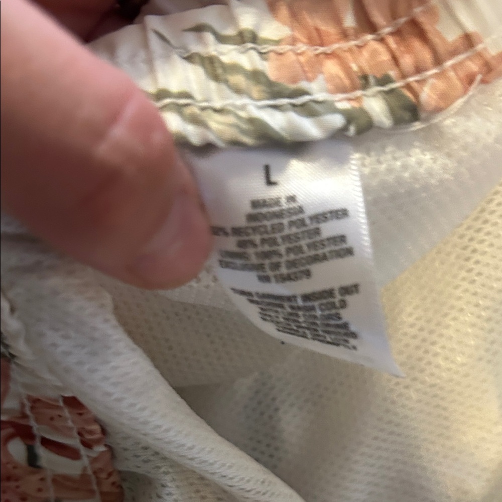 Aeropostale Floral Patterned Swimwear - Picture 3 of 6
